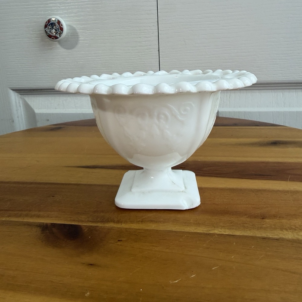 Indiana Glass Milk Glass Lace Candy‎ Nut Pedestal Dish Vintage Cottage Granny